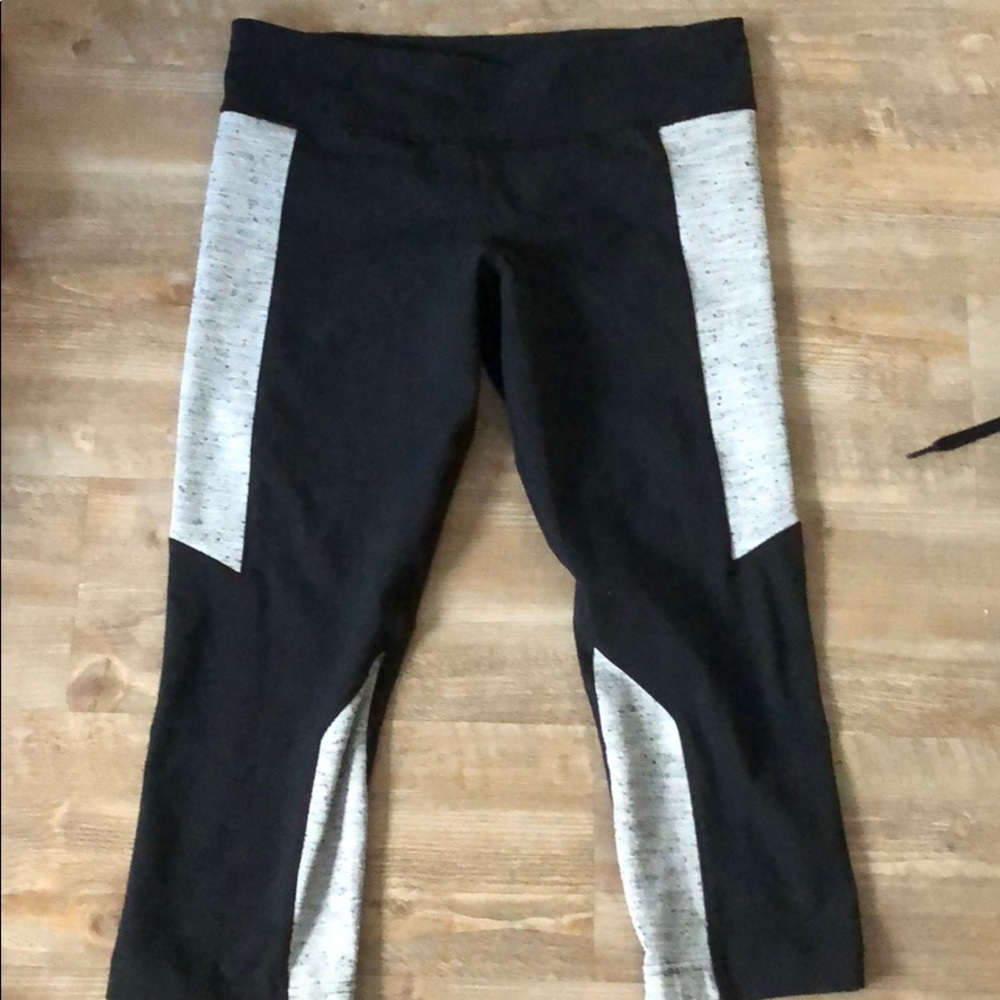 Under amour cropped leggings